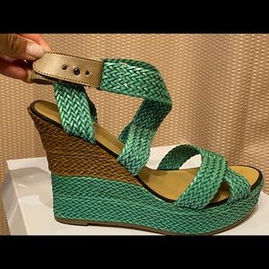 NWT Report Wedge Sandals size 7